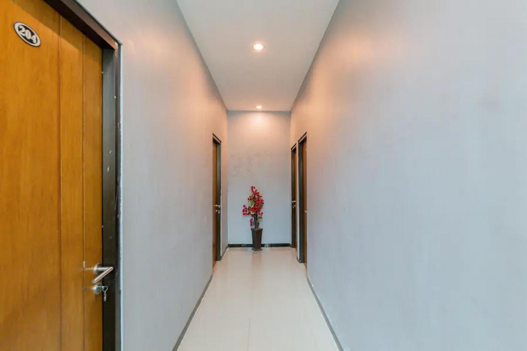 Reddoorz @ Manukan Sorabaya Extérieur photo