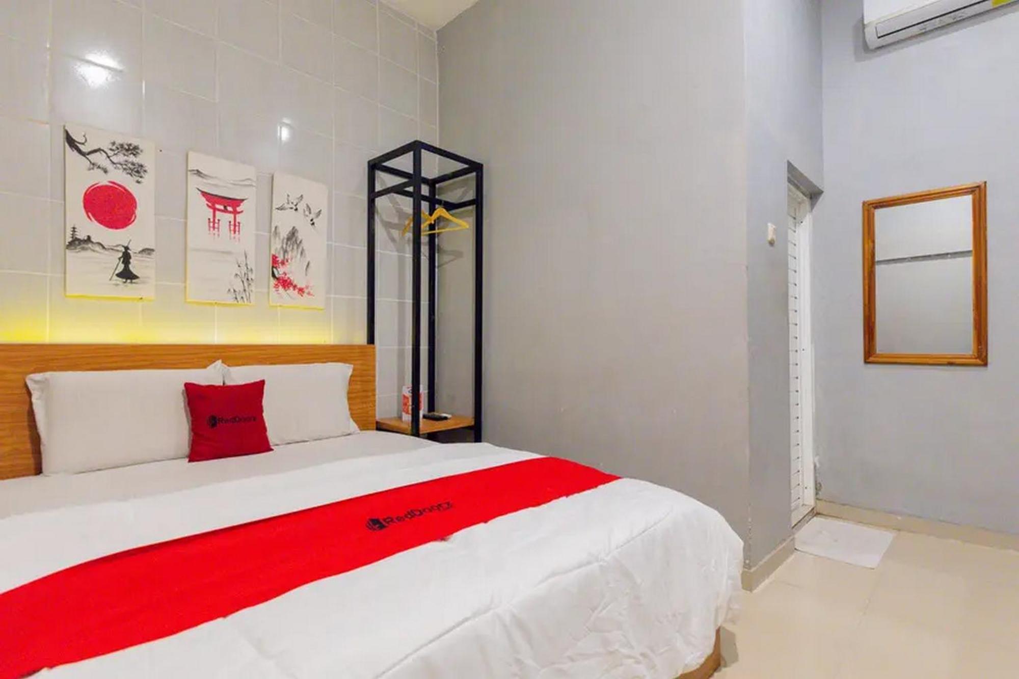 Reddoorz @ Manukan Sorabaya Extérieur photo