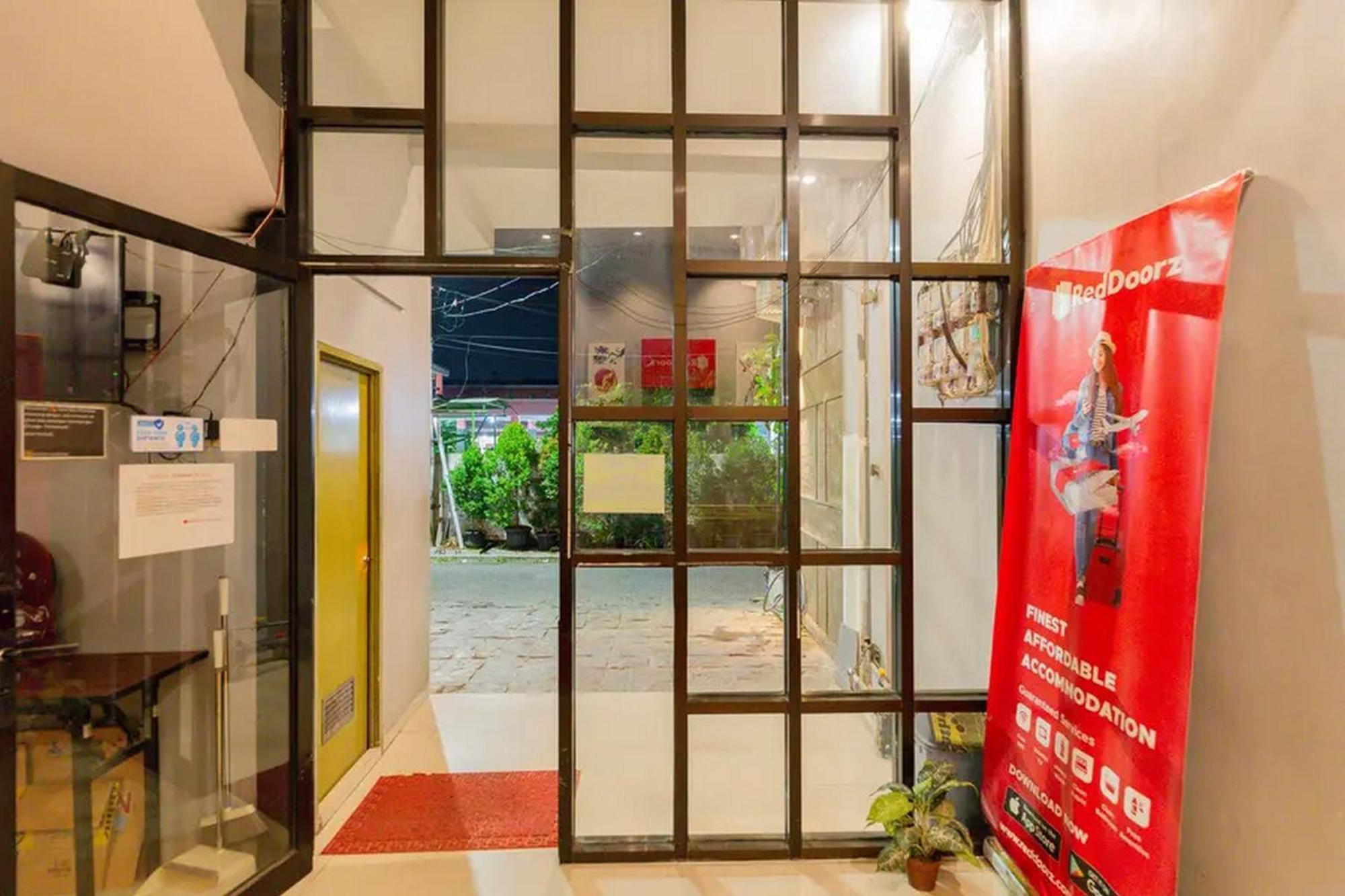 Reddoorz @ Manukan Sorabaya Extérieur photo