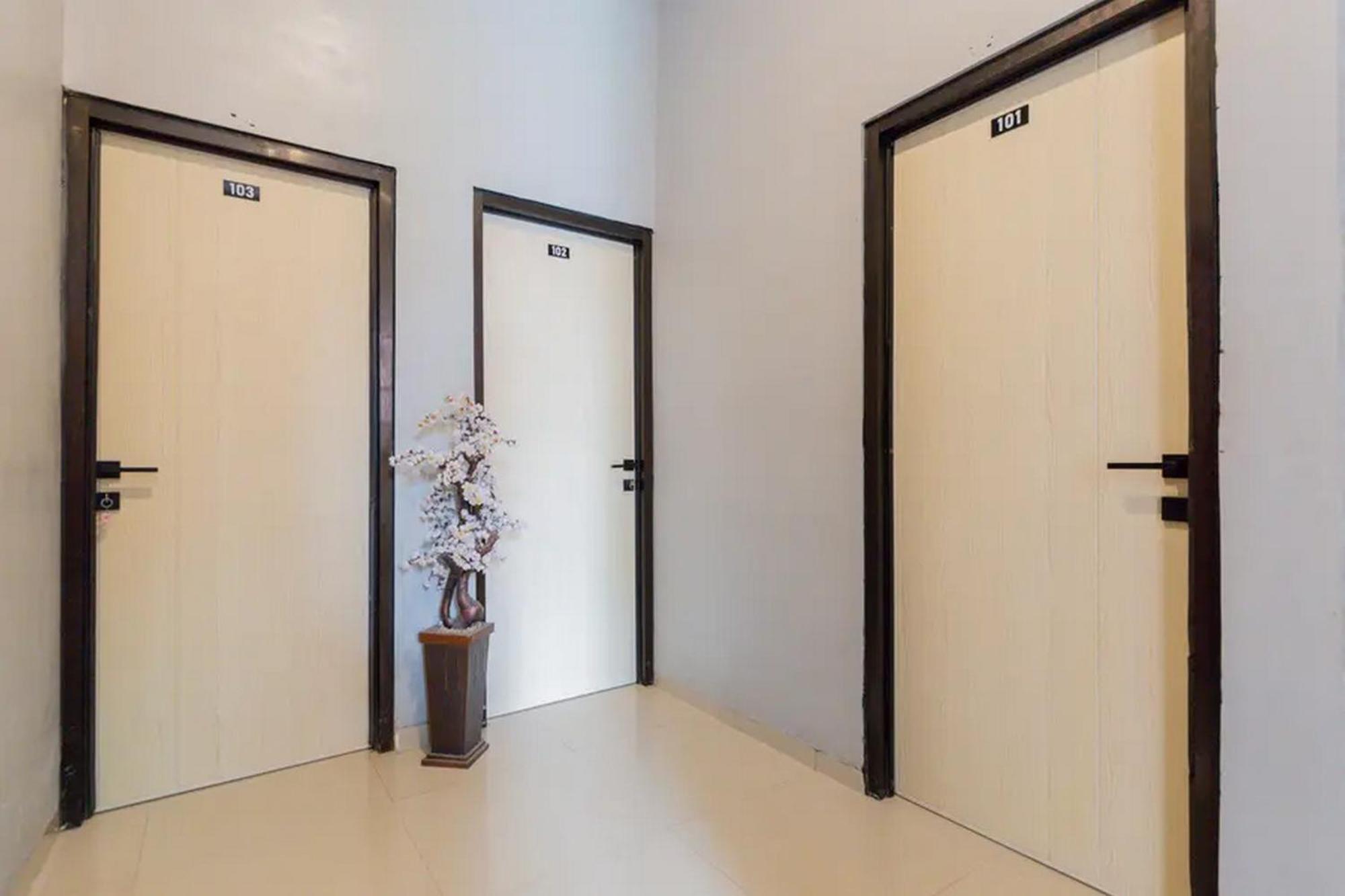 Reddoorz @ Manukan Sorabaya Extérieur photo